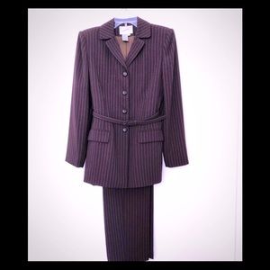 VTG 90’s Pant suit, pinstripe, espresso belted blazer& Trouser EX condition Sz 6